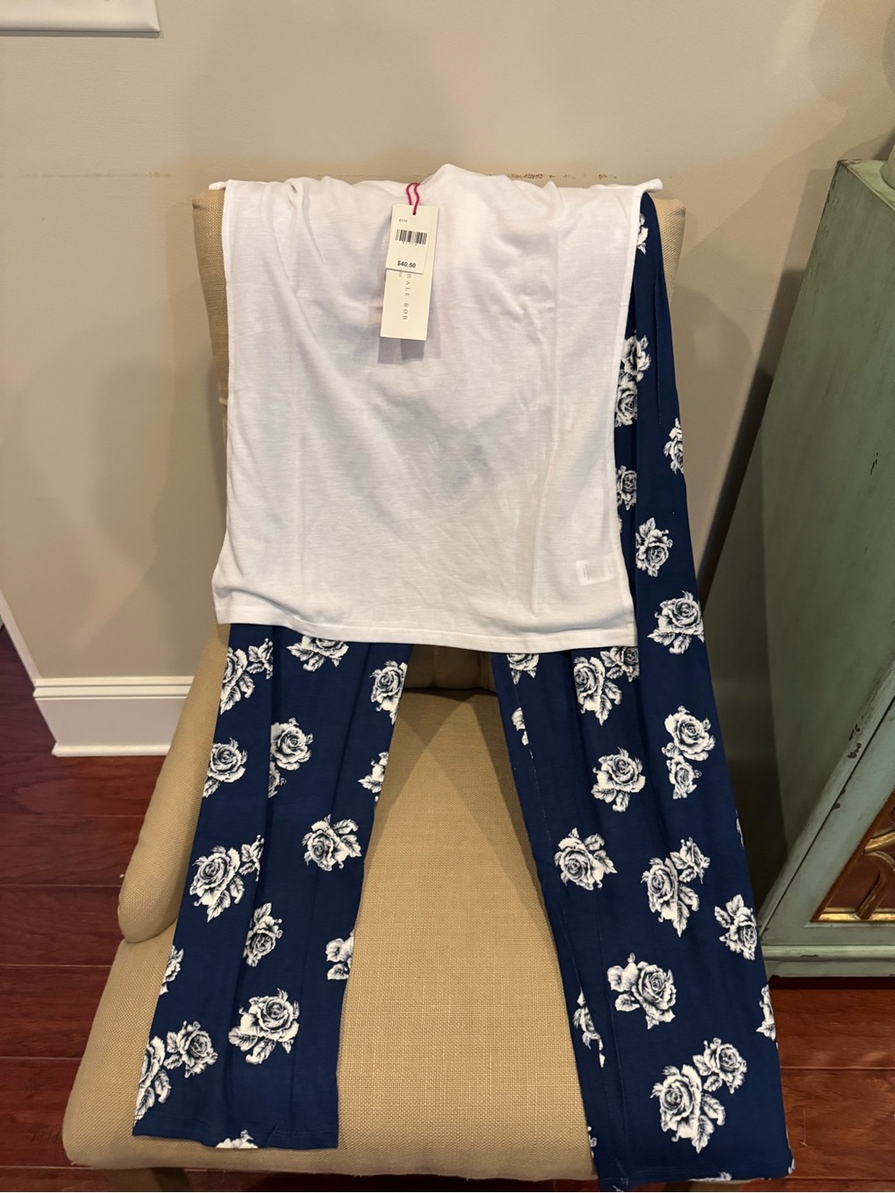 HB by Hale Bob 2 piece lounge/pajama set